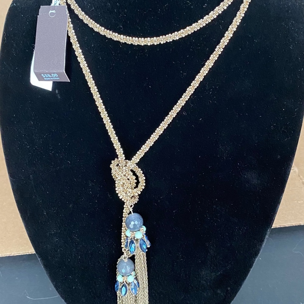Long gold classic necklace